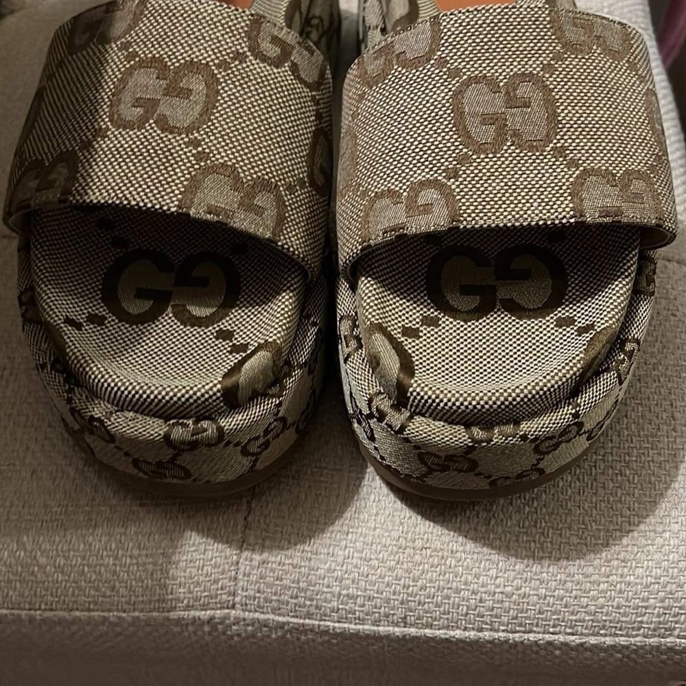 GG sandals
